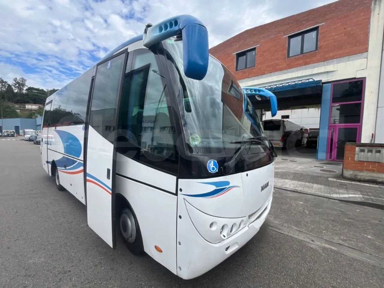 Man Dexon 12.240/ Euro4 -176Kw -7900 Mt - 3/4 front right doors