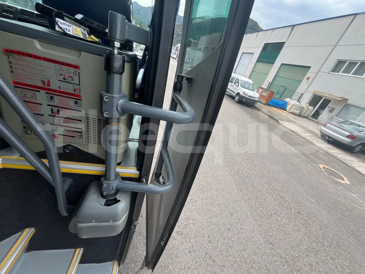 Man Dexon 12.240/ Euro4 -176Kw -7900 Mt - door mechanism photo