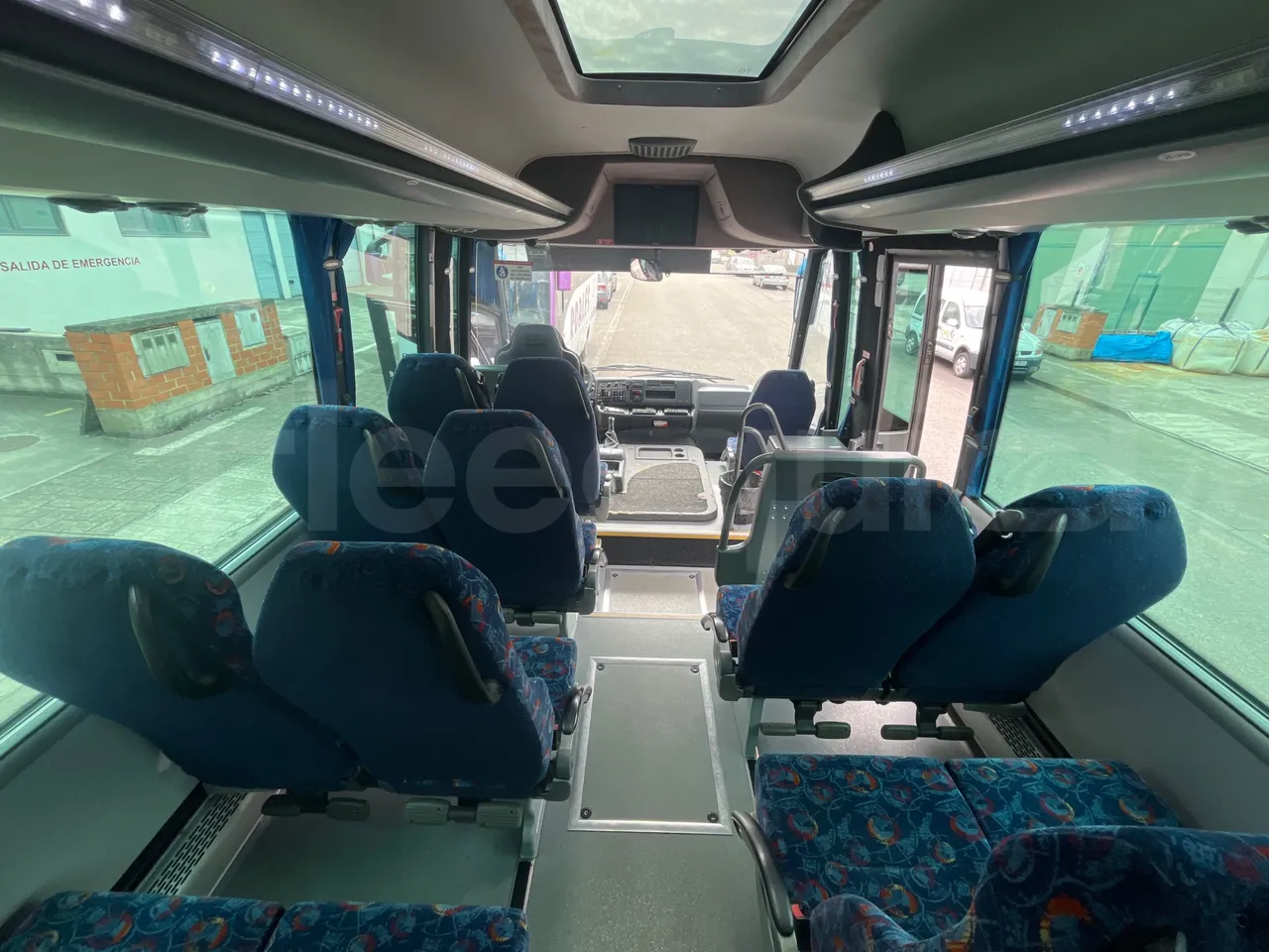 Man Dexon 12.240/ Euro4 -176Kw -7900 Mt - forward view middle aisle