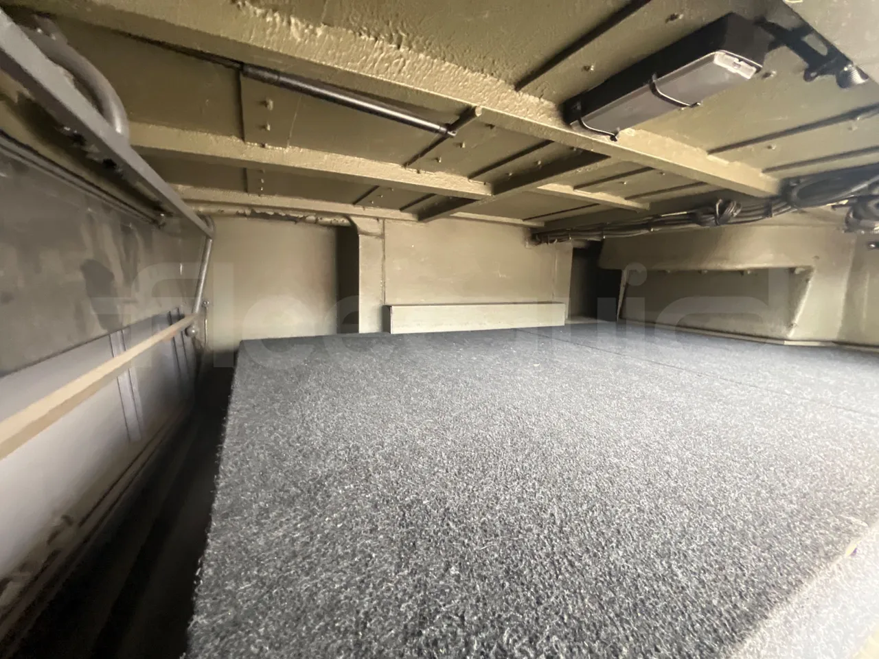 Man Dexon 12.240/ Euro4 -176Kw -7900 Mt - under carpet photo