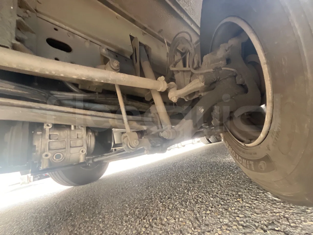 Man Dexon 12.240/ Euro4 -176Kw -7900 Mt - front axle right side