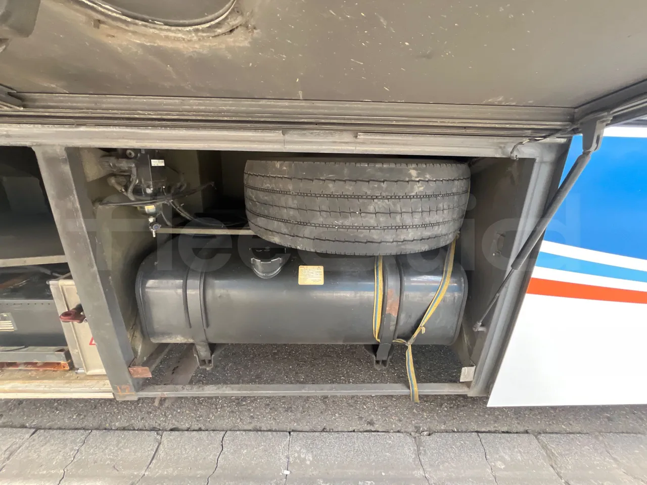 Man Dexon 12.240/ Euro4 -176Kw -7900 Mt - spare wheel