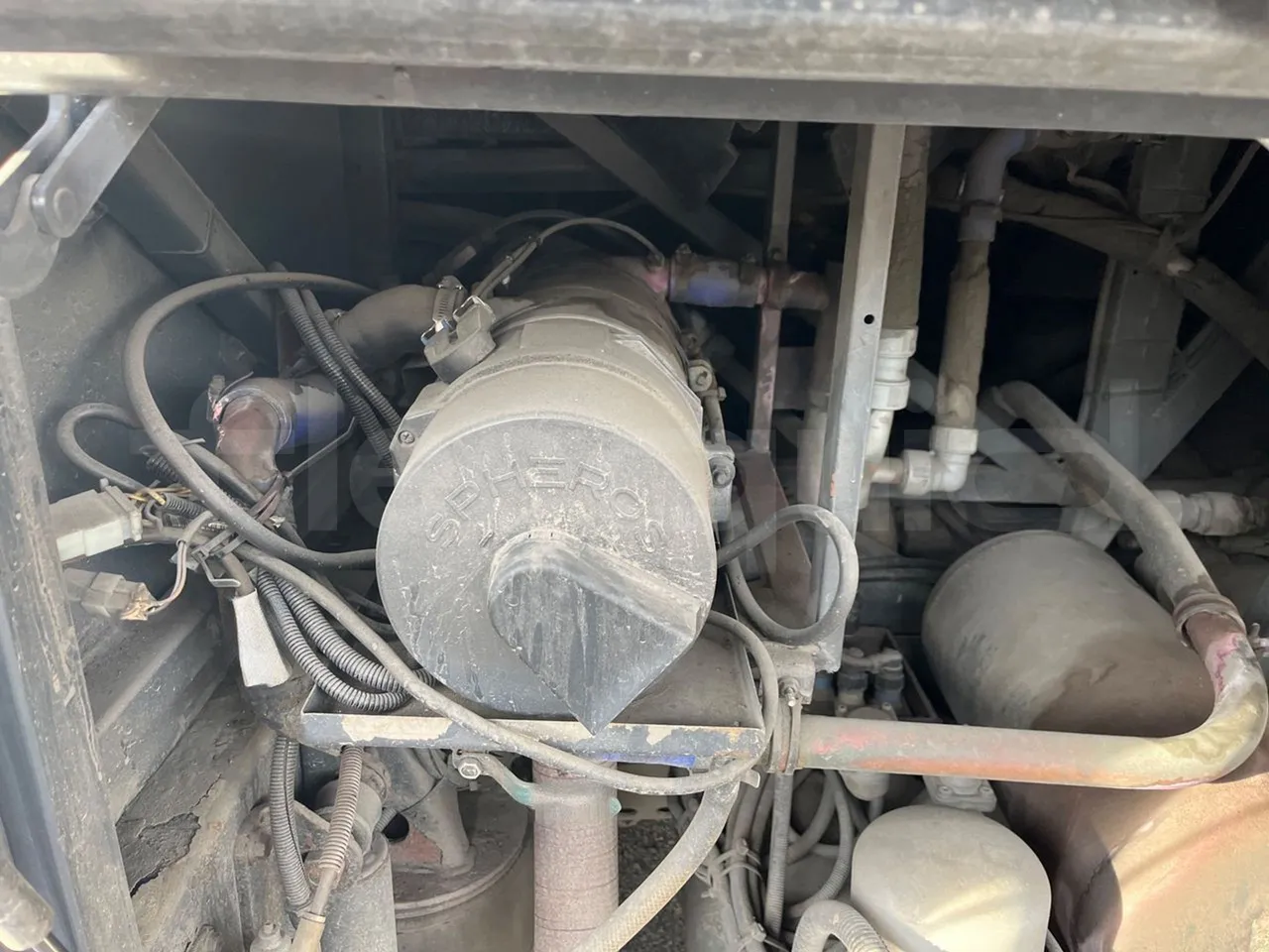 Irisbus 397E.12 397EF3/ Euro 5 - 331 Kw - 12.8 Mt - 3/4 right rear doors closed