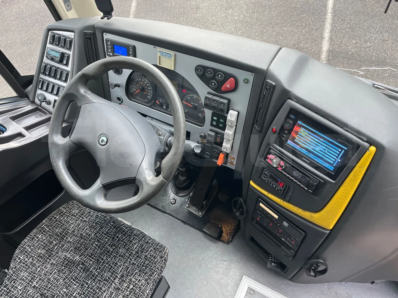 Irisbus 397E.12 397EF3/ Euro 5 - 331 Kw - 12.8 Mt - buttons panels on