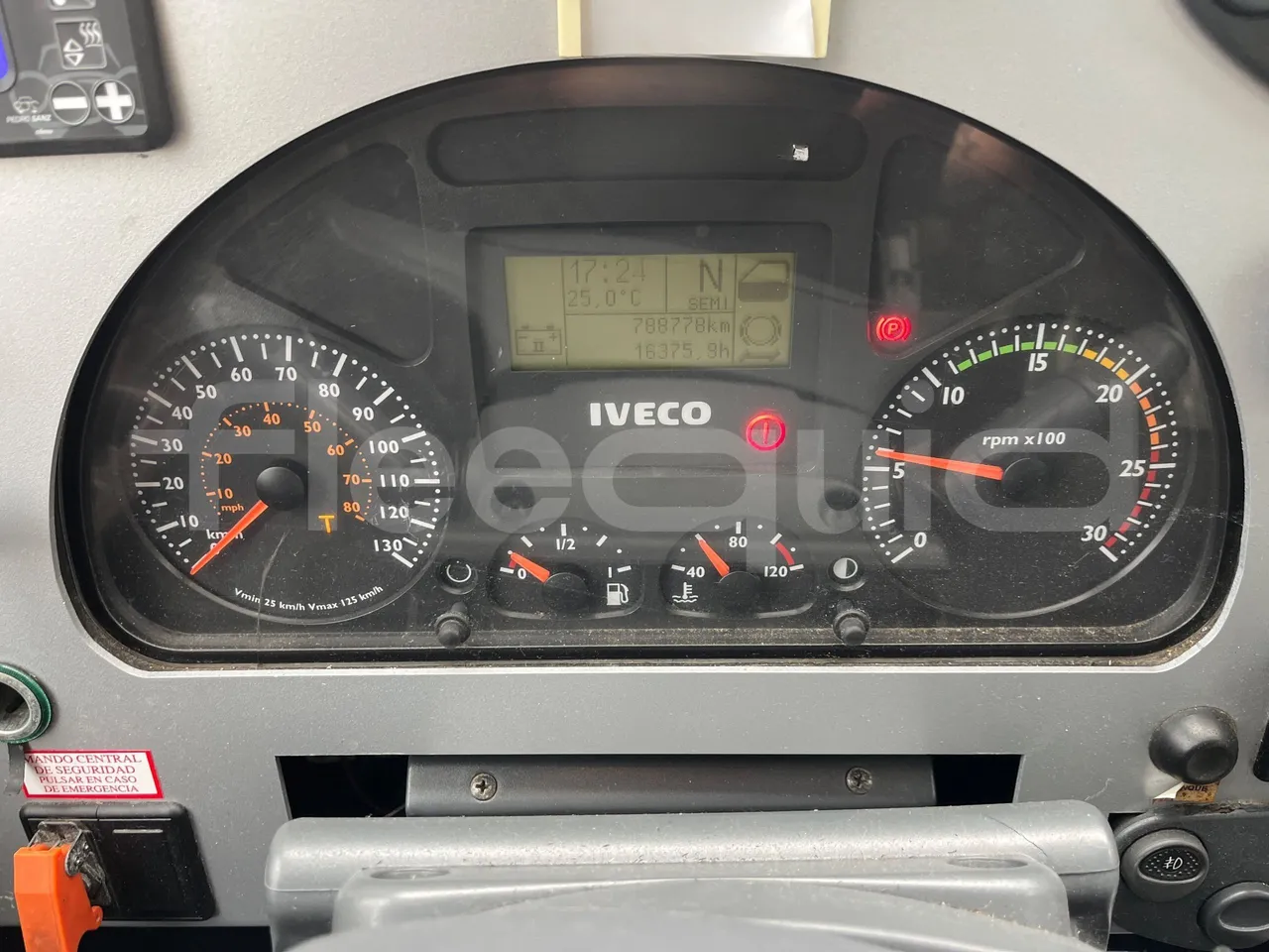 Irisbus 397E.12 397EF3/ Euro 5 - 331 Kw - 12.8 Mt - dashboard lights on