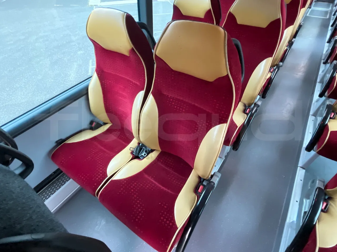 Irisbus 397E.12 397EF3/ Euro 5 - 331 Kw - 12.8 Mt - single seat detail