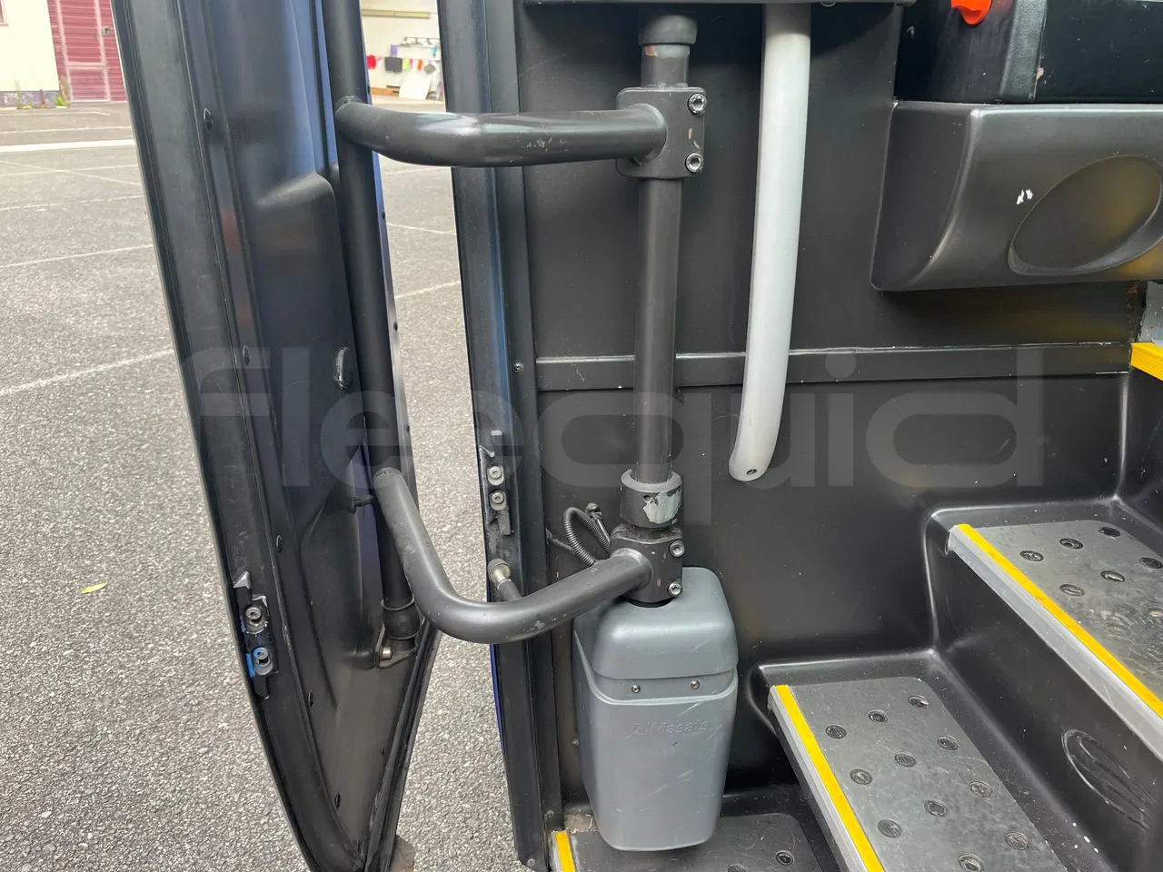 Irisbus 397E.12 397EF3/ Euro 5 - 331 Kw - 12.8 Mt - door mechanism photo
