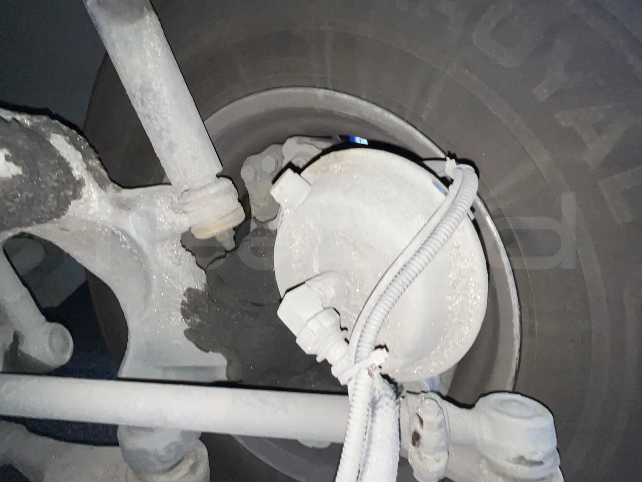 Irisbus 397E.12 397EF3/ Euro 5 - 331 Kw - 12.8 Mt - front brake calipers left