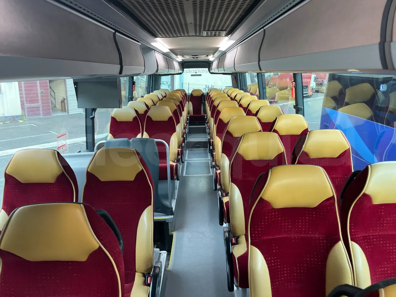 Irisbus 397E.12 397EF3/ Euro 5 - 331 Kw - 12.8 Mt - reverse view middle aisle