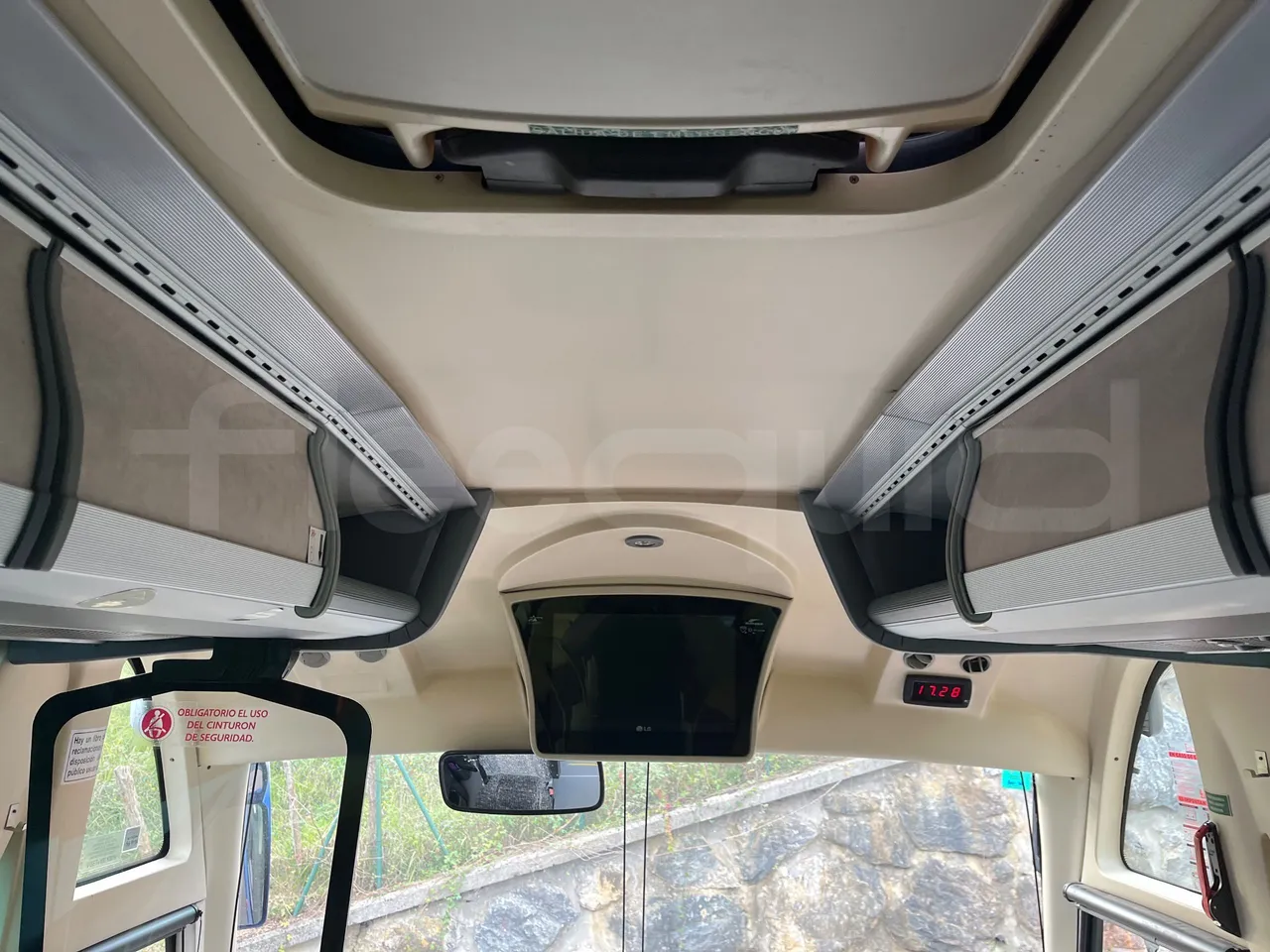 Irisbus 397E.12 397EF3/ Euro 5 - 331 Kw - 12.8 Mt - overhead compartments photo