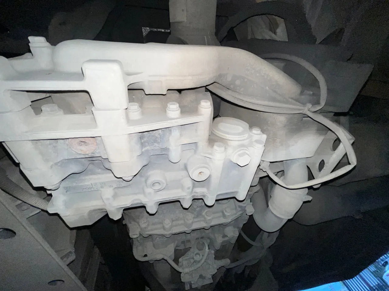 Irisbus 397E.12 397EF3/ Euro 5 - 331 Kw - 12.8 Mt - gearbox plate photo