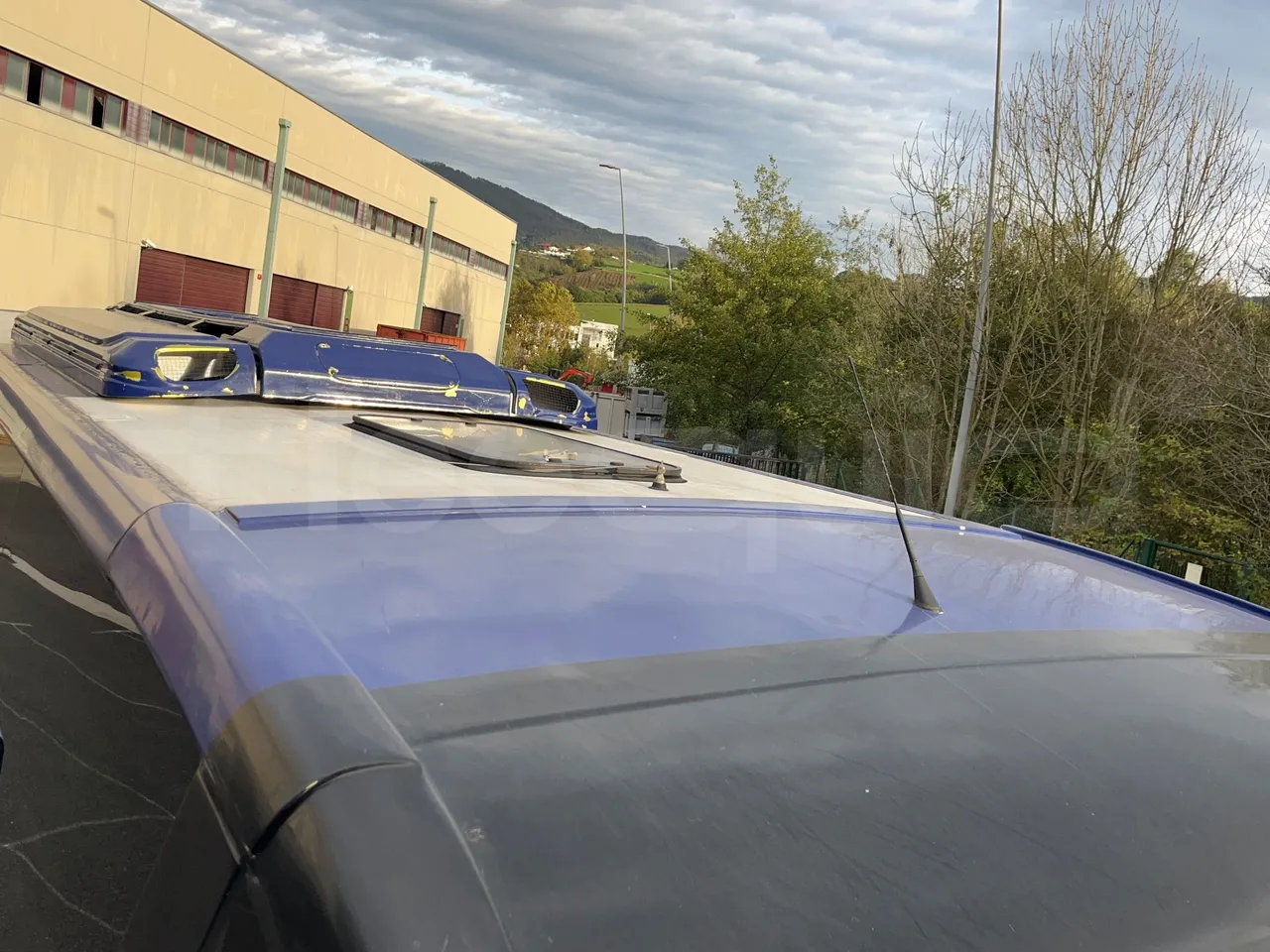 Irisbus 397E.12 397EF3/ Euro 5 - 331 Kw - 12.8 Mt - platform open photo