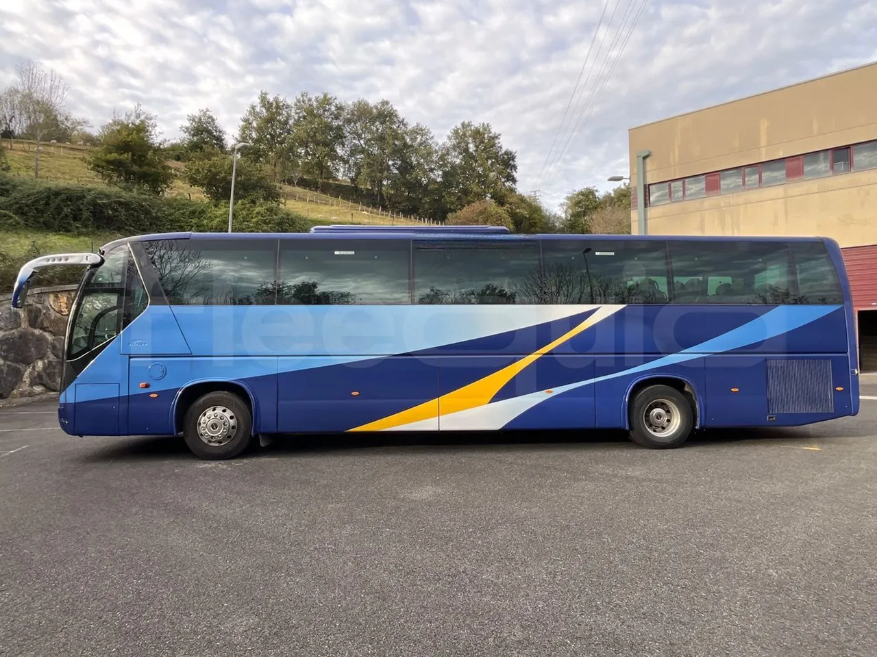 Irisbus 397E.12 397EF3/ Euro 5 - 331 Kw - 12.8 Mt - left side photo