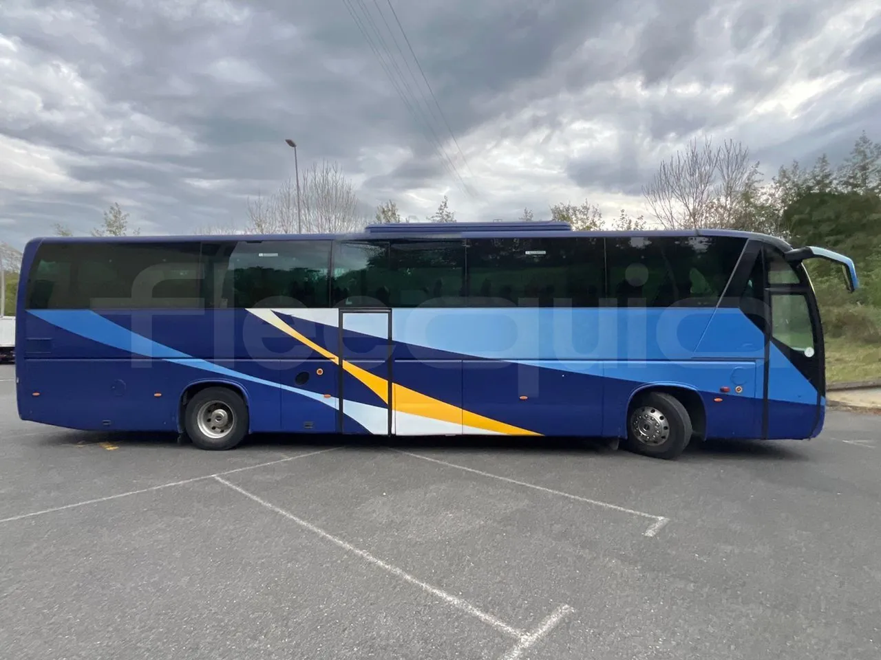 Irisbus 397E.12 397EF3/ Euro 5 - 331 Kw - 12.8 Mt - right side doors closed