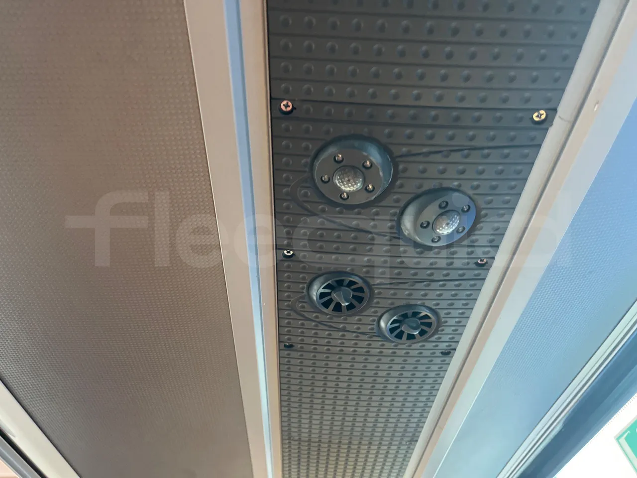 Irisbus 397E.12 397EF3/ Euro 5 - 331 Kw - 12.8 Mt - turntable internal (18m)