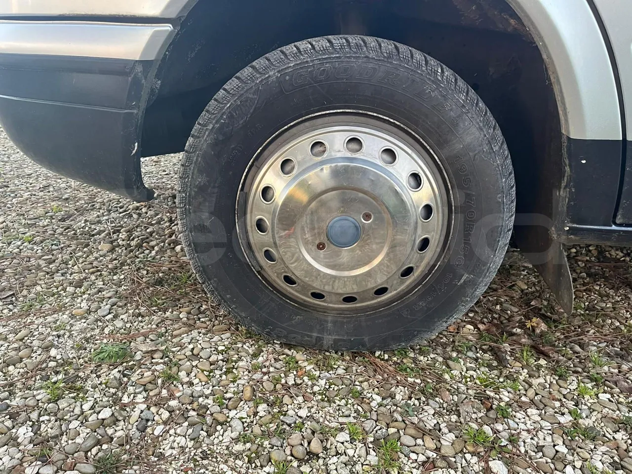 Mercedes-Benz Sprinter AGMB416CDIT46 - Euro3 - 115kW - 6.935mt - rear left tire photo