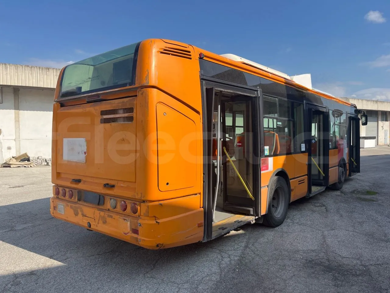 Iveco Citelis PS09D5/A/83-EUR5 -200kW -10.46m - 3/4 right rear doors open