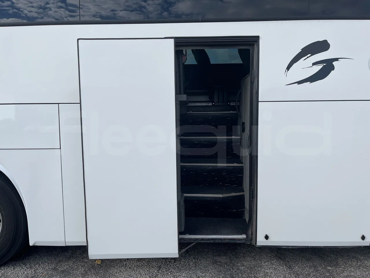 Irisbus New Domino 397E/12.4 - EUR4 - 331kW - 12.41m - front door 2 open