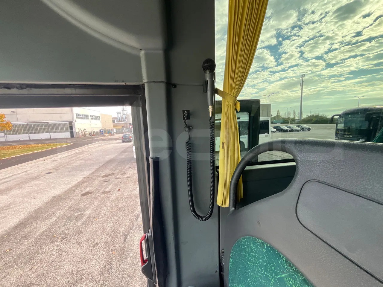 Irisbus New Domino 397E/12.4 - EUR4 - 331kW - 12.41m - hostes microphone accessories photo