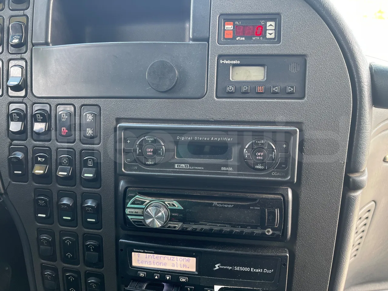 Irisbus New Domino 397E/12.4 - EUR4 - 331kW - 12.41m - radio accessories photo