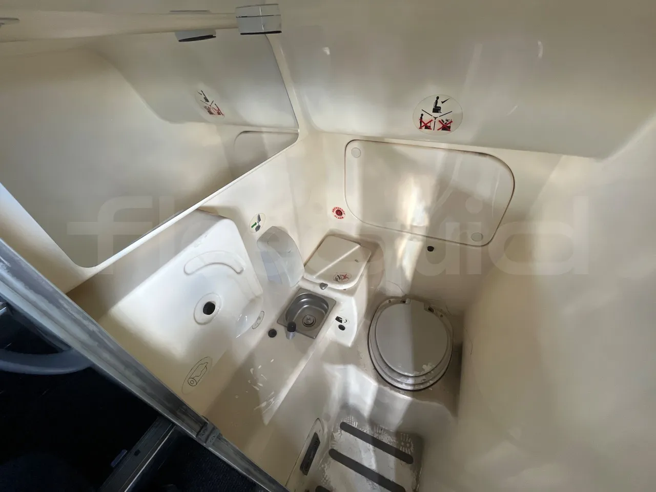 Irisbus New Domino 397E/12.4 - EUR4 - 331kW - 12.41m - toilette accessories photo