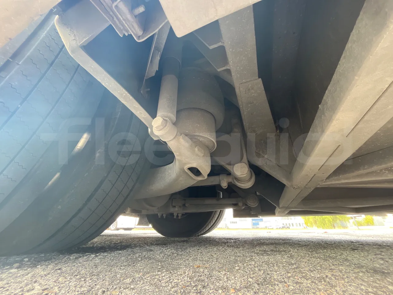 Irisbus New Domino 397E/12.4 - EUR4 - 331kW - 12.41m - axel 2 air springs 1 left