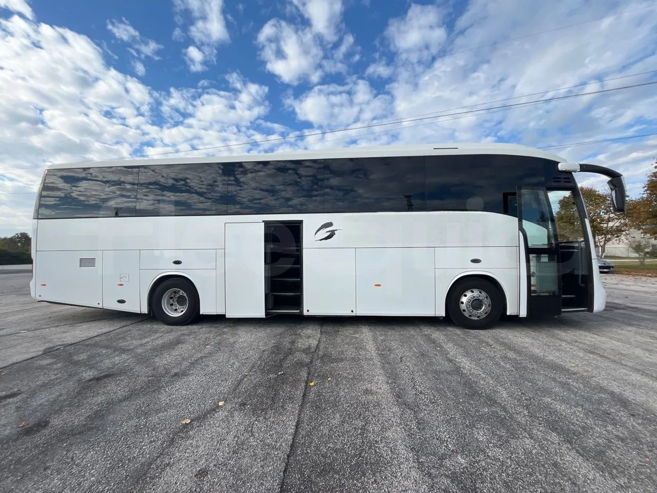 Irisbus New Domino 397E/12.4 - EUR4 - 331kW - 12.41m - right side doors open
