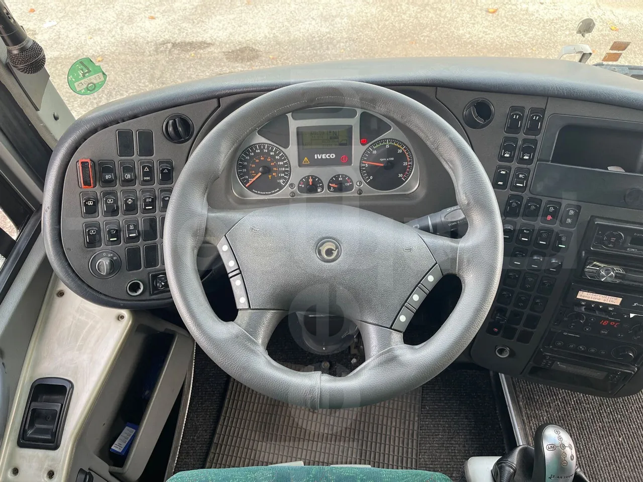 Irisbus New Domino 397E/12.4 - EUR4 - 331kW - 12.41m - steering wheel photo