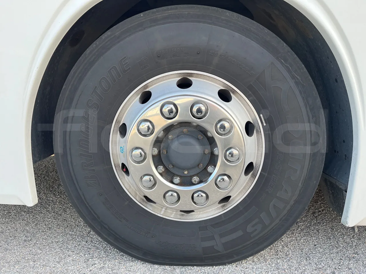 Irisbus New Domino 397E/12.4 - EUR4 - 331kW - 12.41m - front left tire measurements