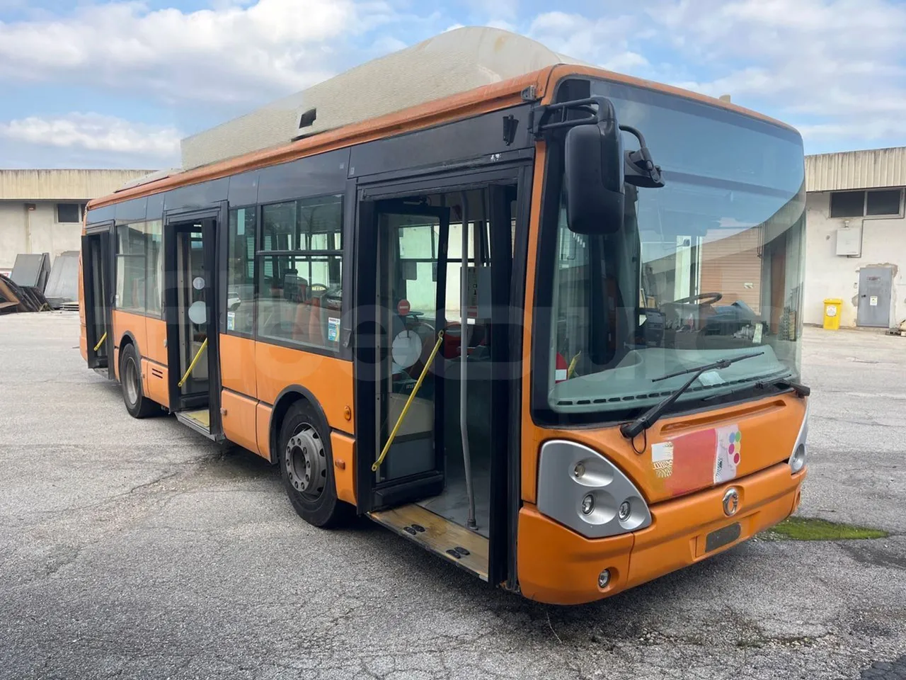 Iveco Citelis PS09D5/A/83-EUR5 -200kW -10.46m - 3/4 right front doors open