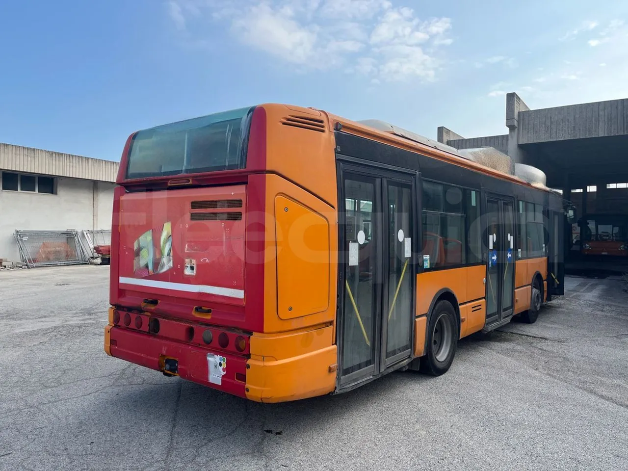 Iveco Citelis PS09D5/A/83-EUR5 -200kW -10.46m - 3/4 right rear doors closed