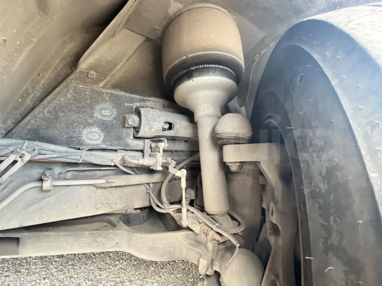 Iveco Citelis PS09D5/A/83-EUR5 -200kW -10.46m - front air springs right