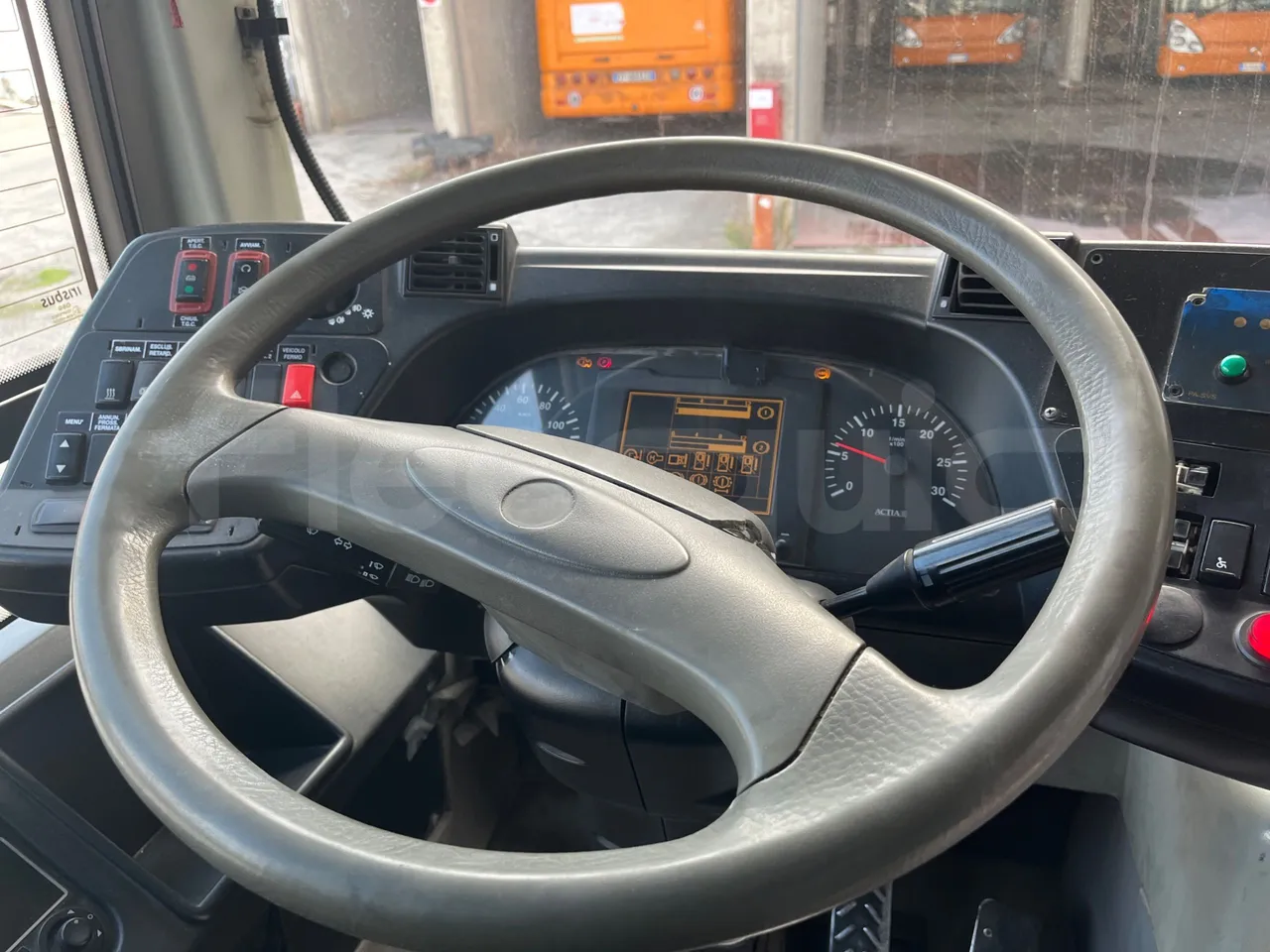 Iveco Citelis PS09D5/A/83-EUR5 -200kW -10.46m - steering wheel photo