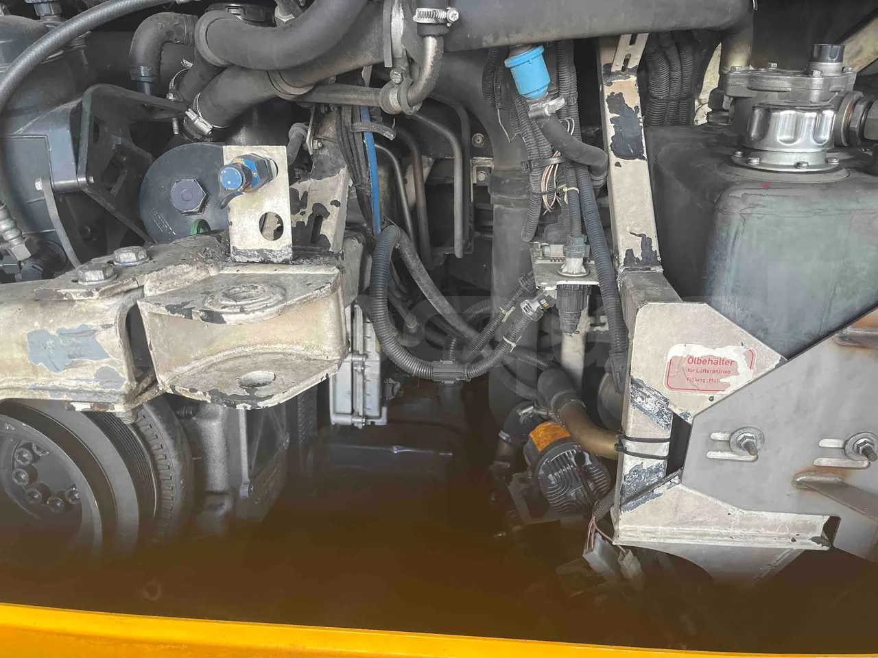 Man Lion's City - engine plate photo