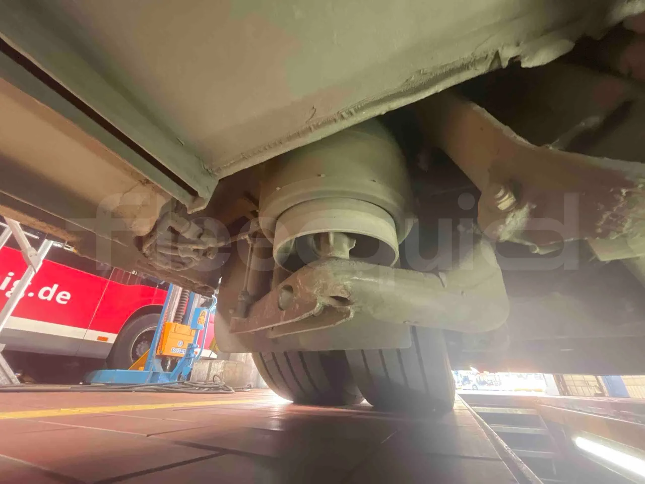 Man Lion's City - Third Axle First Air Springs Right Side