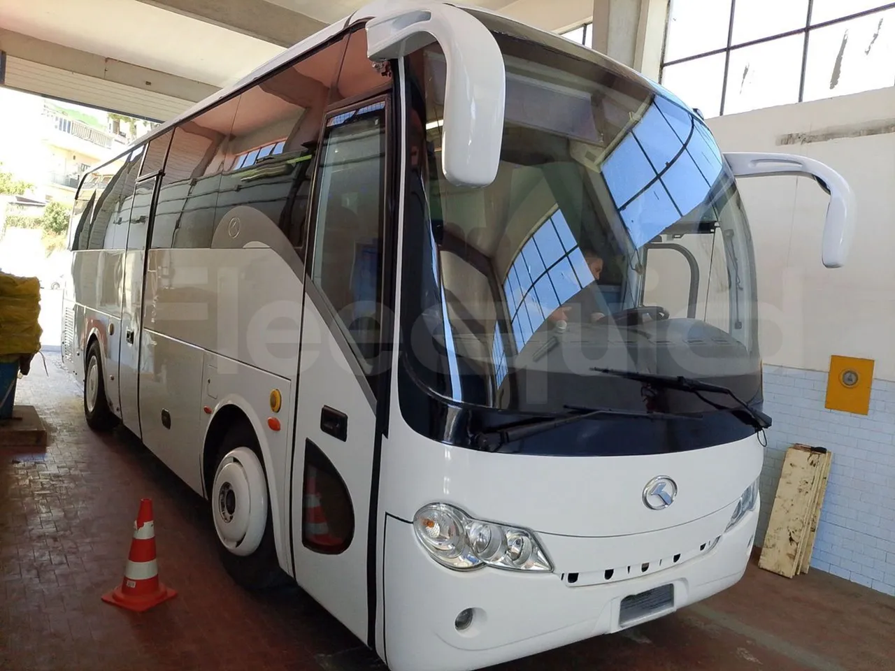 King Long XMQ6900 XMQ6900-3/ Euro 5 - 178Kw - 8,995 Mt - Base cover photo