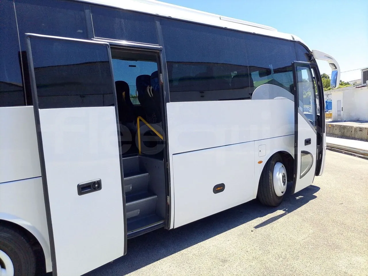 King Long XMQ6900 XMQ6900-3/ Euro 5 - 178Kw - 8,995 Mt - platform open photo