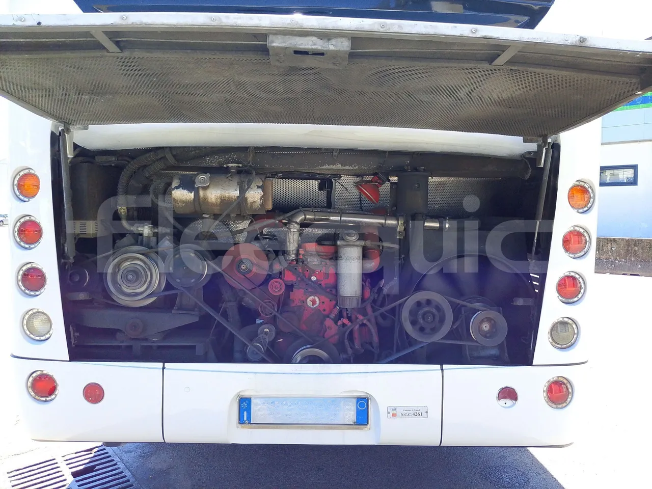 King Long XMQ6900 XMQ6900-3/ Euro 5 - 178Kw - 8,995 Mt - rear hatch open (mandatory  for bus to scrap)