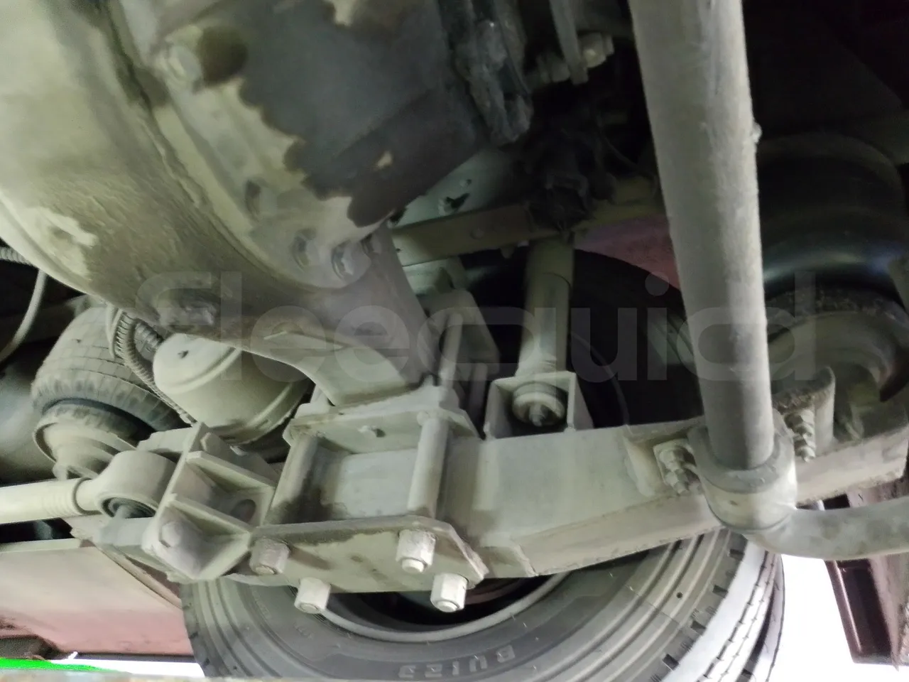 King Long XMQ6900 XMQ6900-3/ Euro 5 - 178Kw - 8,995 Mt - axel 2 leaf spring right