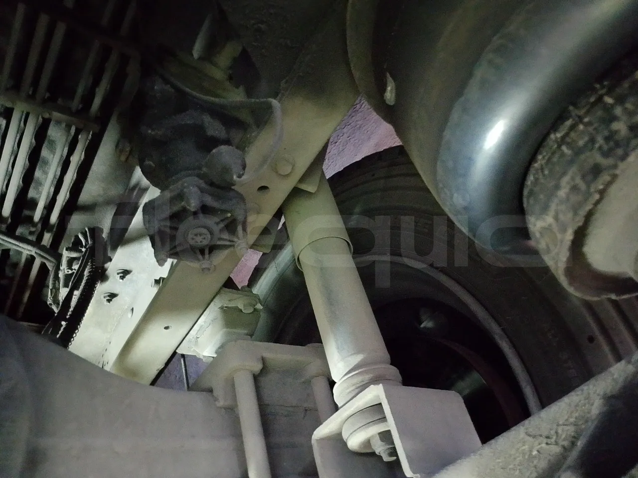 King Long XMQ6900 XMQ6900-3/ Euro 5 - 178Kw - 8,995 Mt - axel 3 shock absorbers 2 right