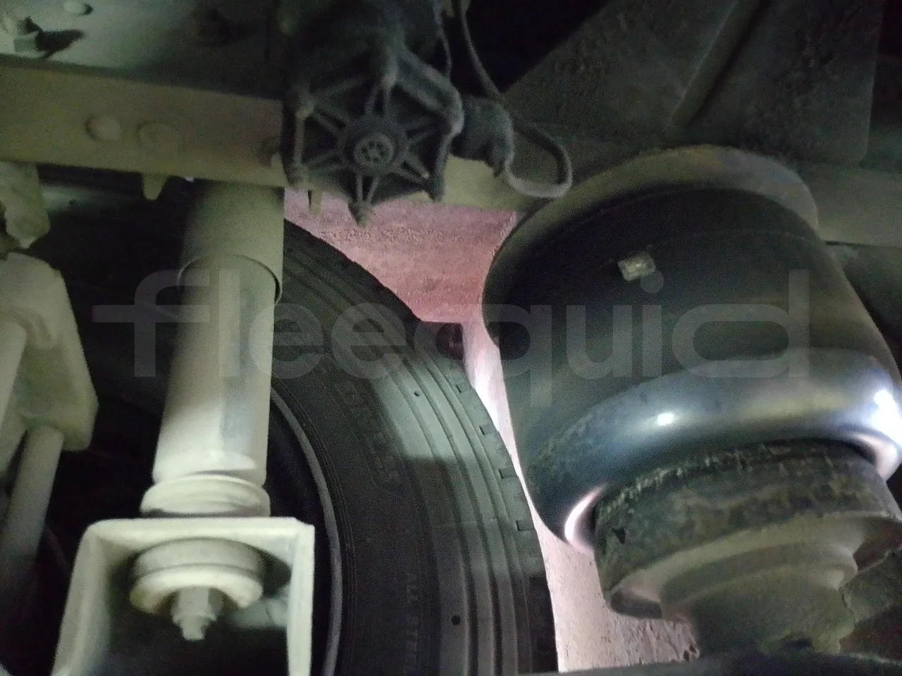 King Long XMQ6900 XMQ6900-3/ Euro 5 - 178Kw - 8,995 Mt - axle 2 shock absorbers 1 left