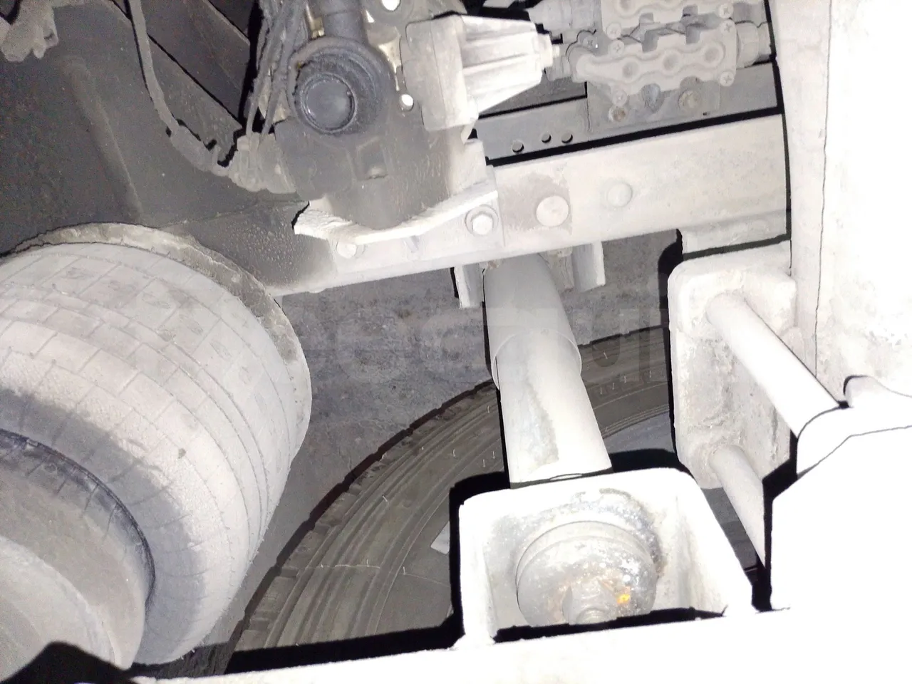 King Long XMQ6900 XMQ6900-3/ Euro 5 - 178Kw - 8,995 Mt - axle 2 shock absorbers 2 left