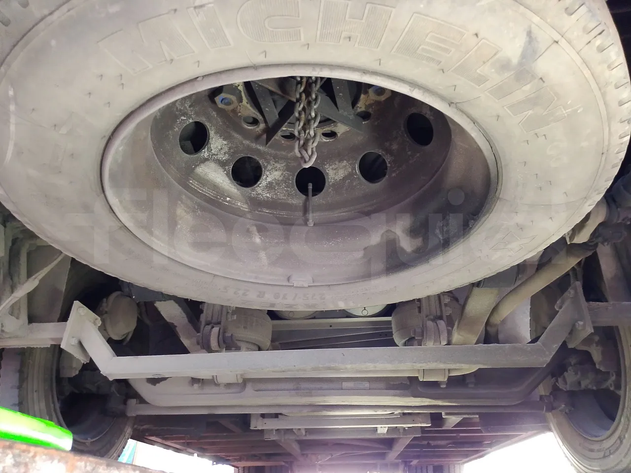 King Long XMQ6900 XMQ6900-3/ Euro 5 - 178Kw - 8,995 Mt - front undercarriage from front