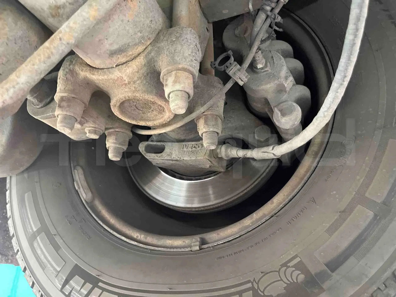 Iveco Unvi Compa - axle 2 discs left