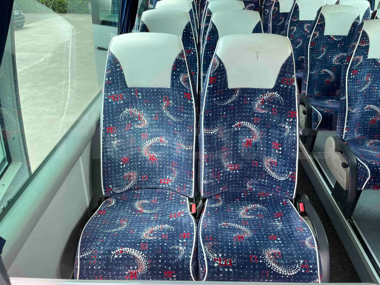 Iveco Unvi Compa - folding seat photo