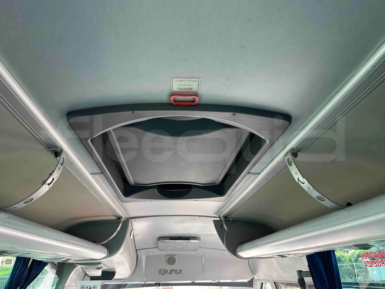 Iveco Unvi Compa - roof hatch 1