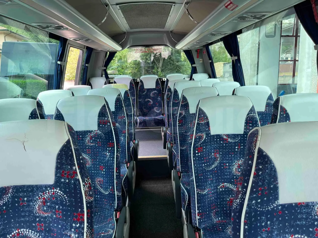 Iveco Unvi Compa - reverse view middle aisle