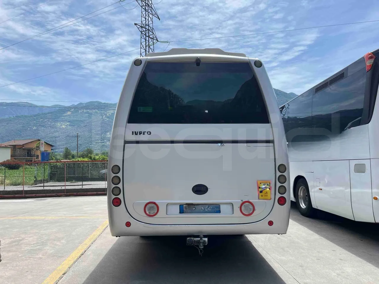 Iveco Unvi Compa - rear hatch closed