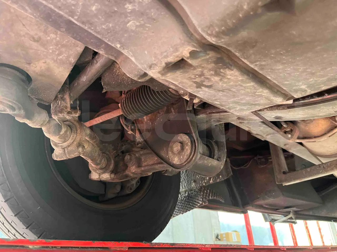 Iveco Unvi Compa - front axle right side