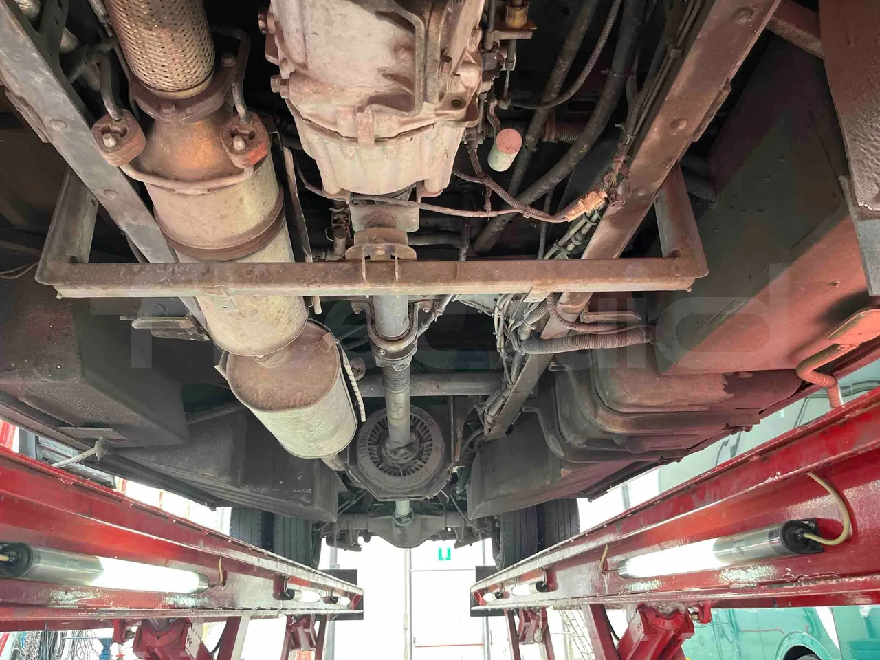 Iveco Unvi Compa - central undercarriage photo